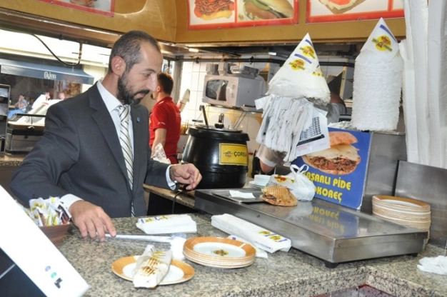 Para gelir gider ama itibar zor kazanılır