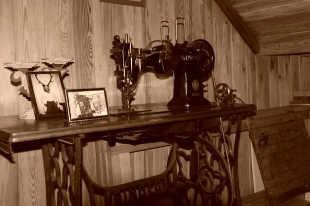 Antika dikiş makinesi kariyerine ışık oldu