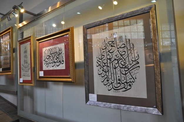 Sanat İyilik İçin sergisine yoğun ilgi