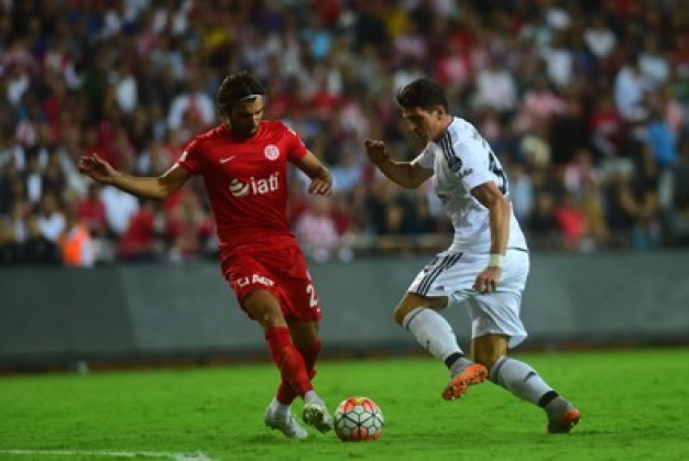 Yıldızlar geçidi biletleri uçurdu