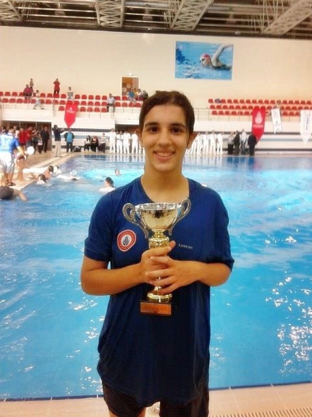 4 sene yaşar dediler madalyaları topluyor