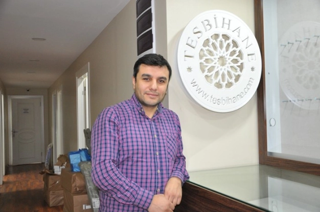 Tespihleriyle facebook’a ya sabır çektirdiler