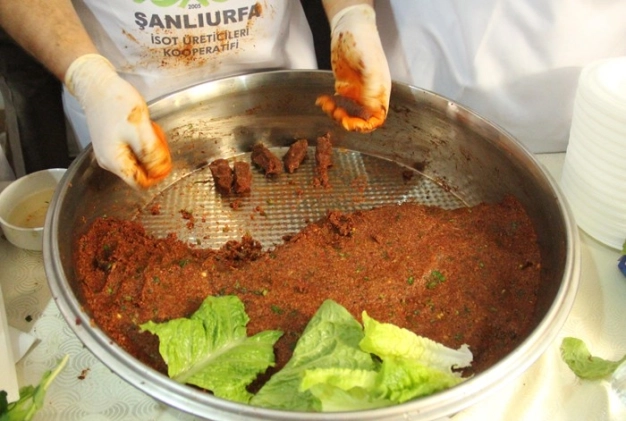 Çiğ köfte dünyaya yayılıyor