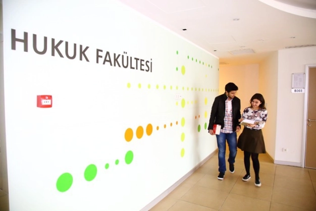 Sanal mahkemeyle fark atıyor