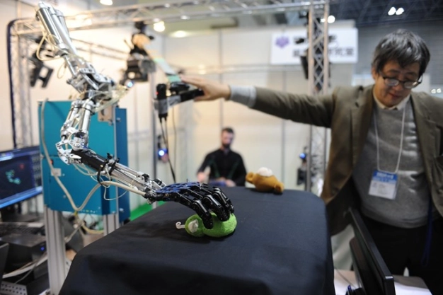 Robot işçiler işbaşı yapıyor