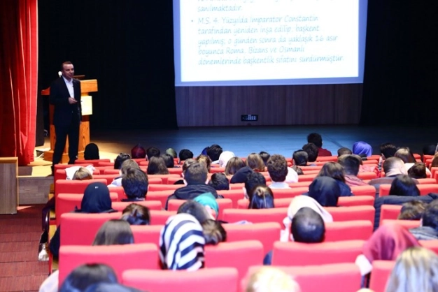 Stratejik iletişim uzmanları yetişiyor