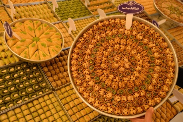 Baklavanın tadı merdiven altında kaçıyor