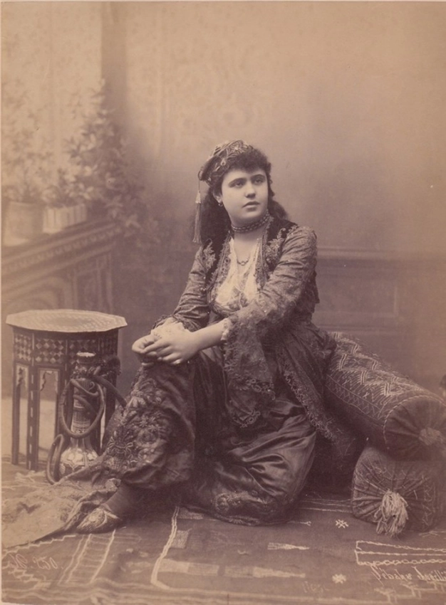 Mesleklerinde çığır açan Osmanlı kadınları