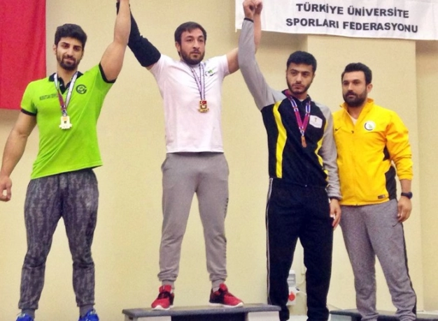 Sporda başarılara koşuyor