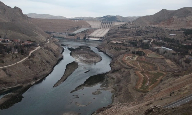 3 dev barajdan enerjiye doping