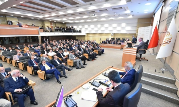 Yeni bir başarı hikayesi yazmalıyız