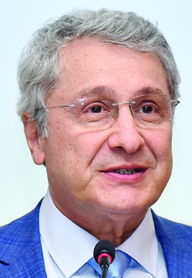 Yeni bir başarı hikayesi yazmalıyız