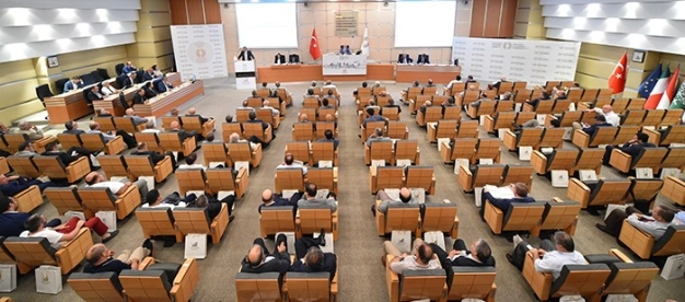 Yelkenler doluyor sıra faizde