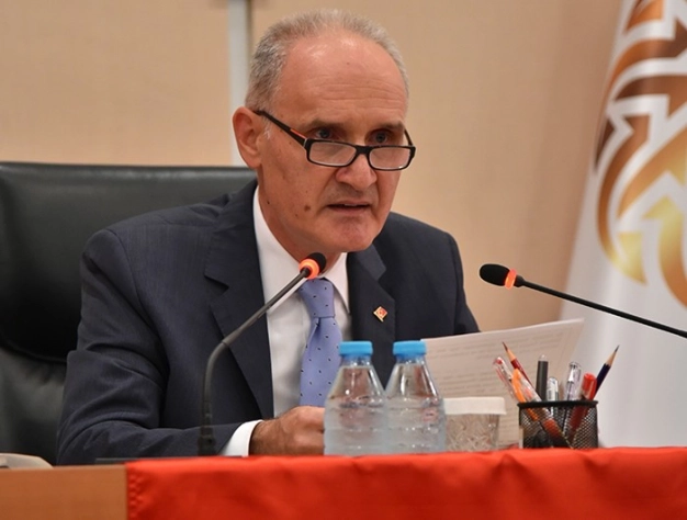 Meclis üyeleri milli egemenlik için kürsüde