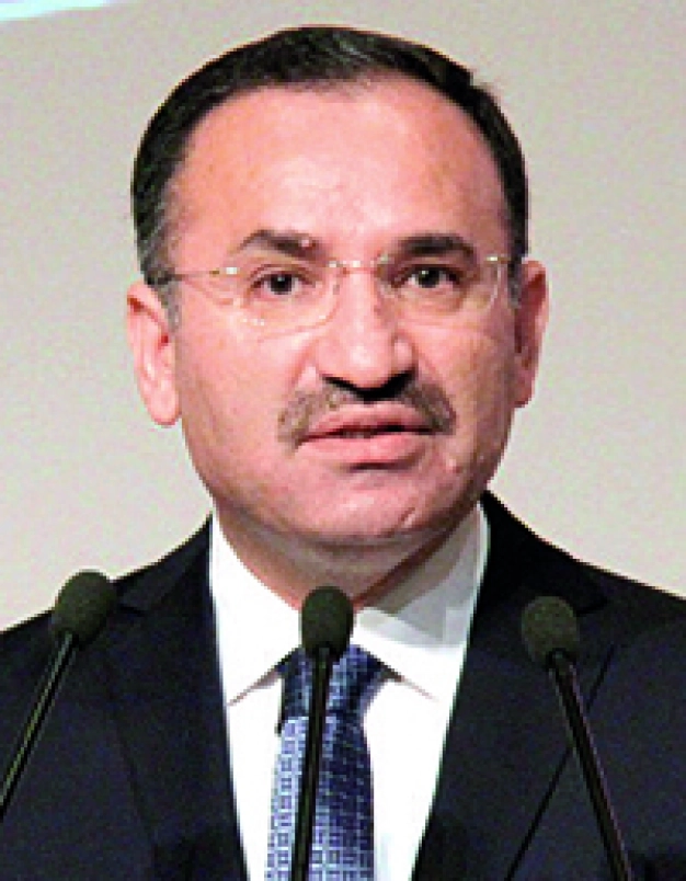 Demokrasi için ayaktayız