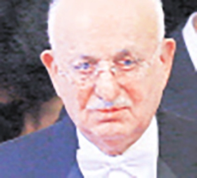 Democracy and investment messages by the leaders