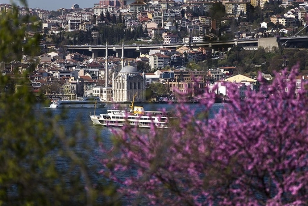 The city where flowers blossom every season ISTANBUL