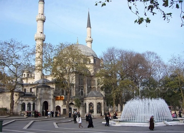 Bu sokaklarda hikâye var