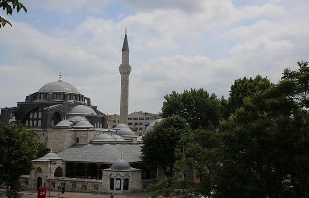 Deniz doldurularak yapılan ilk camii