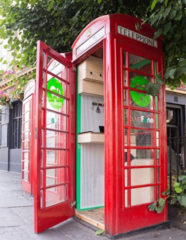 Telefon kulübeleri şarj istasyonuna dönüşüyor