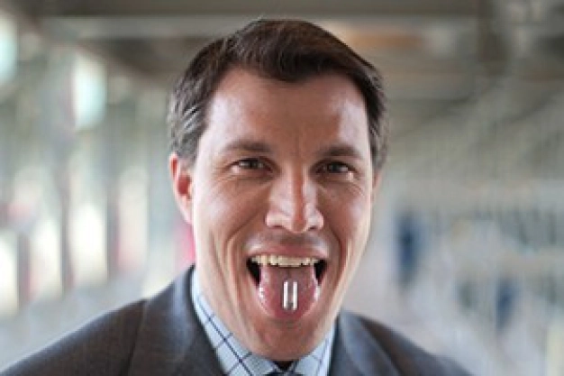 Mikro robotlar minik pille damardan girecek