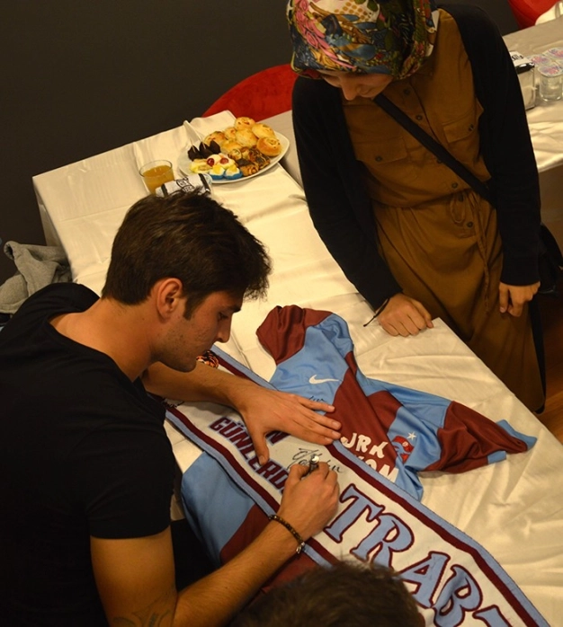 Perakende devi oluyorlar