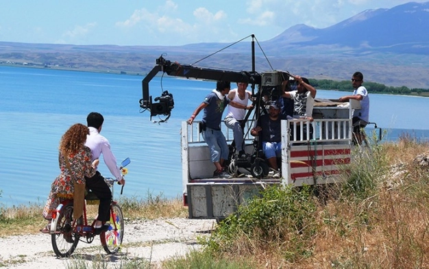 Pembe dizileri vatanında solladılar