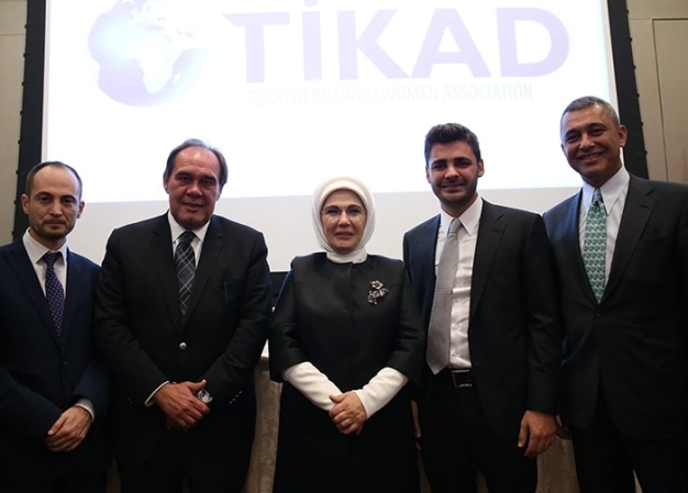 NY’de hem siyaset hem ticaret kazandı