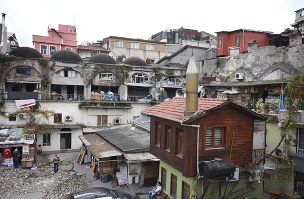 Yolunu ararken kendisini kaybettik