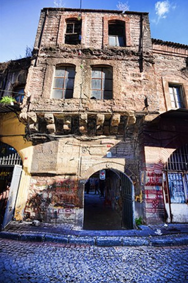 Sadece bir usta ve çay ocağı kalmış