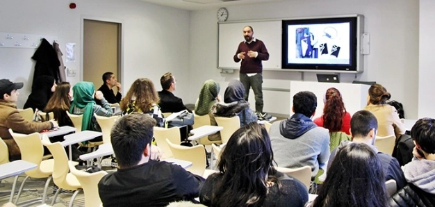 İletişim adayları sektörle iç içe yetişiyor