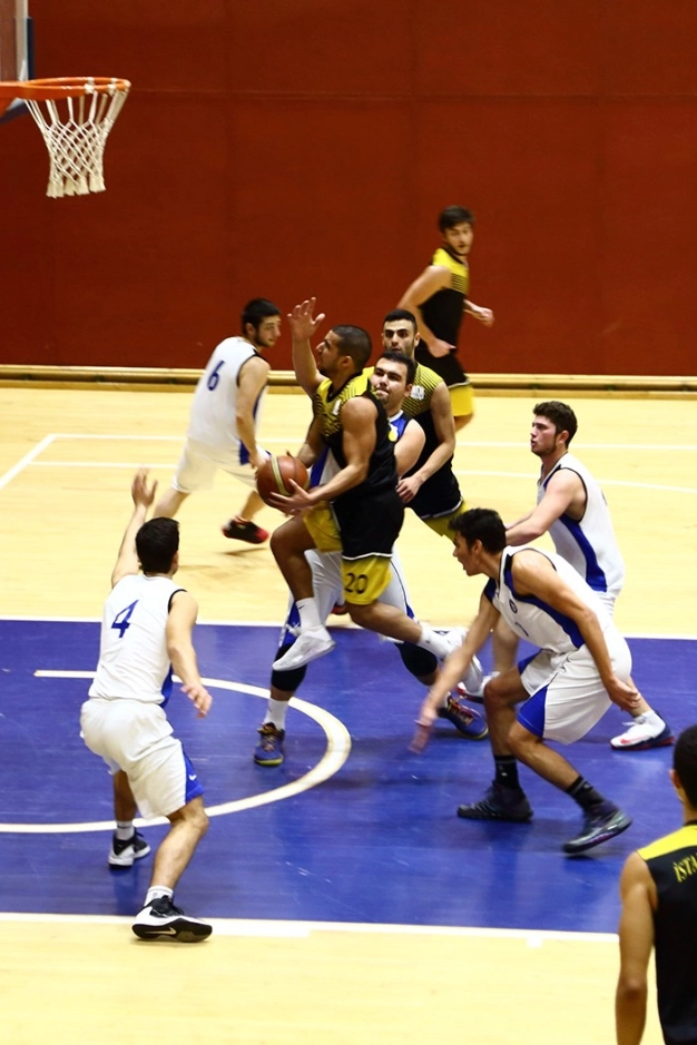 İki kulvarda da doludizgin