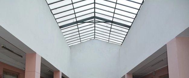 Tüllerin arasındaki yalnız mekan