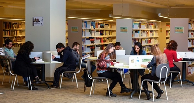 24 saat açık kütüphane