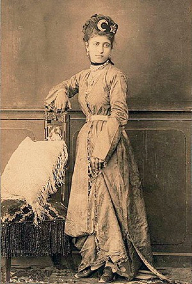 Vizörden bakan Osmanlı kadını