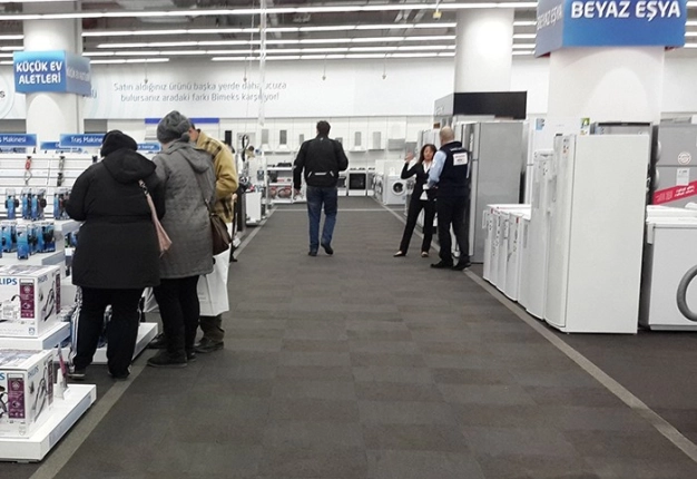 Tüketici teknolojisinde ciro hız kesmedi