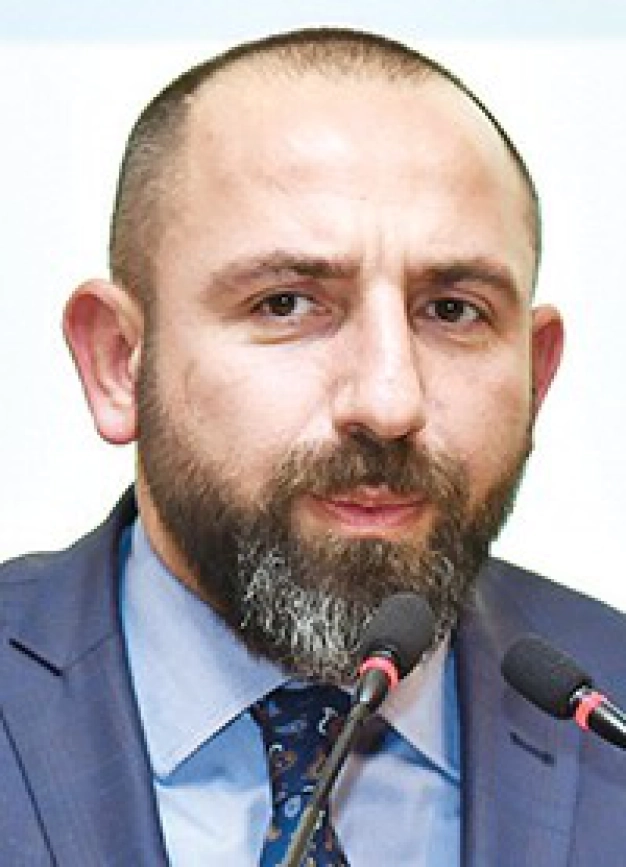 Mobilyada kadın ‘varak ustası’ dönemi