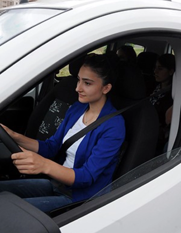 Her ehliyet sahibi trafikte adap dersi almalı