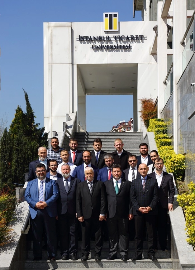 Bu defa konuklar KOMŞUDAN