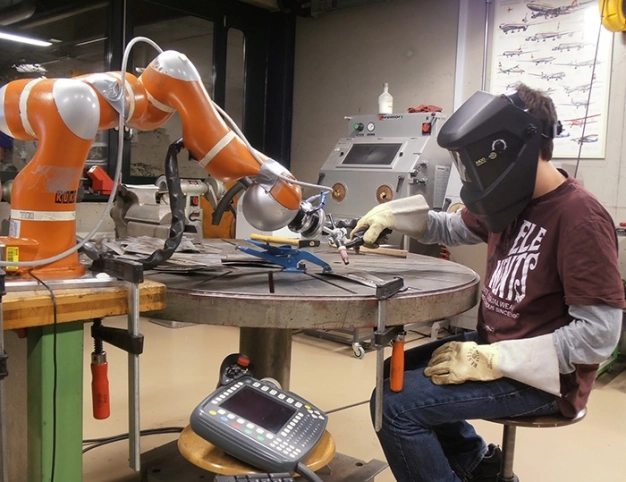 1.4 milyon robot mesaiye başlayacak