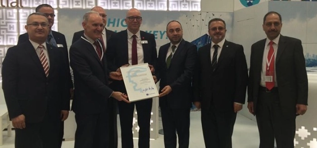 Sanayicilerin gövde gösterisi