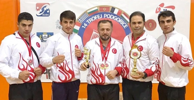 Genç boksörlerden 3 madalya