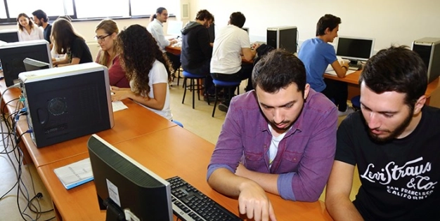 Geleceğin bilgisayar mühendisleri yetişiyor