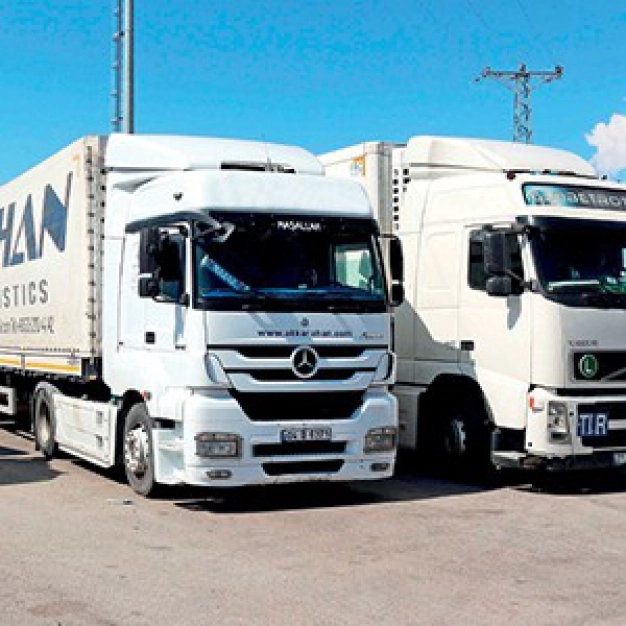 Ekonomideki tempo tahminleri alt üst etti