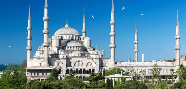 Sultanahmet Camii’nde ilk taşı koyup ilk vaazı verdi