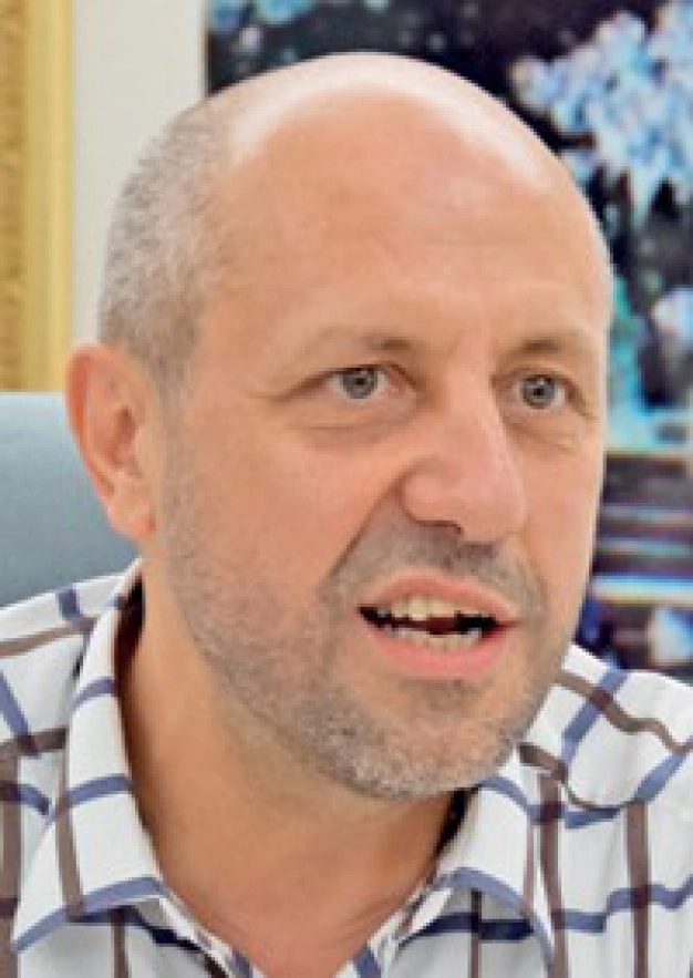 Sanayici afişle işçi arıyor