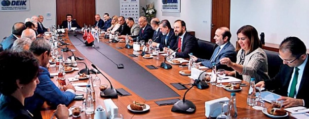 DEİK’te bayrak değişimi