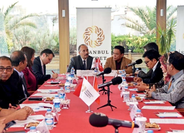 Altyapı ve otoyolları siz yapın