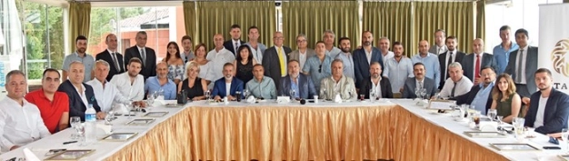 35 sertifikalı emlak danışmanı geliyor