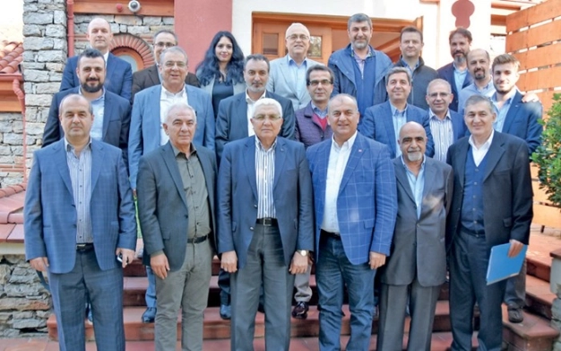 Kırtasiyeciler rekabeti tartıştı